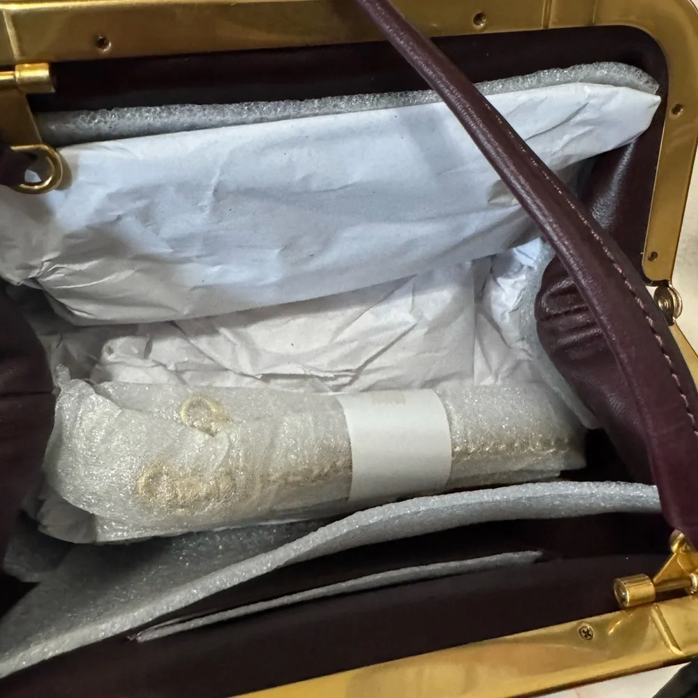 Coach Kisslock 16 Frame Bag Black Currant NWOT - Picture 2 of 6